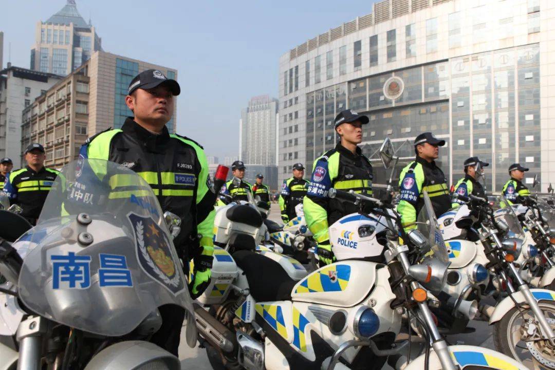 包含南昌贵州恒丰队员备战瞄准目标,士气旺盛的词条