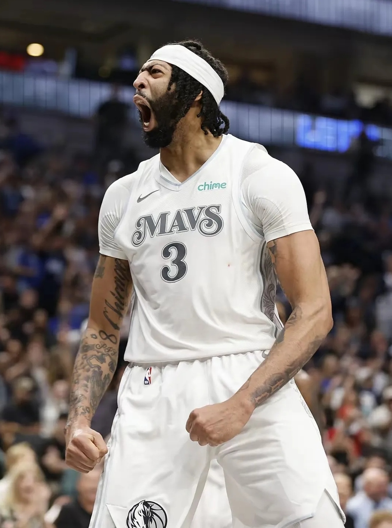 包含浓眉哥绝杀时刻，绝杀战胜点燃赛场，魔术迎来胜利！的词条