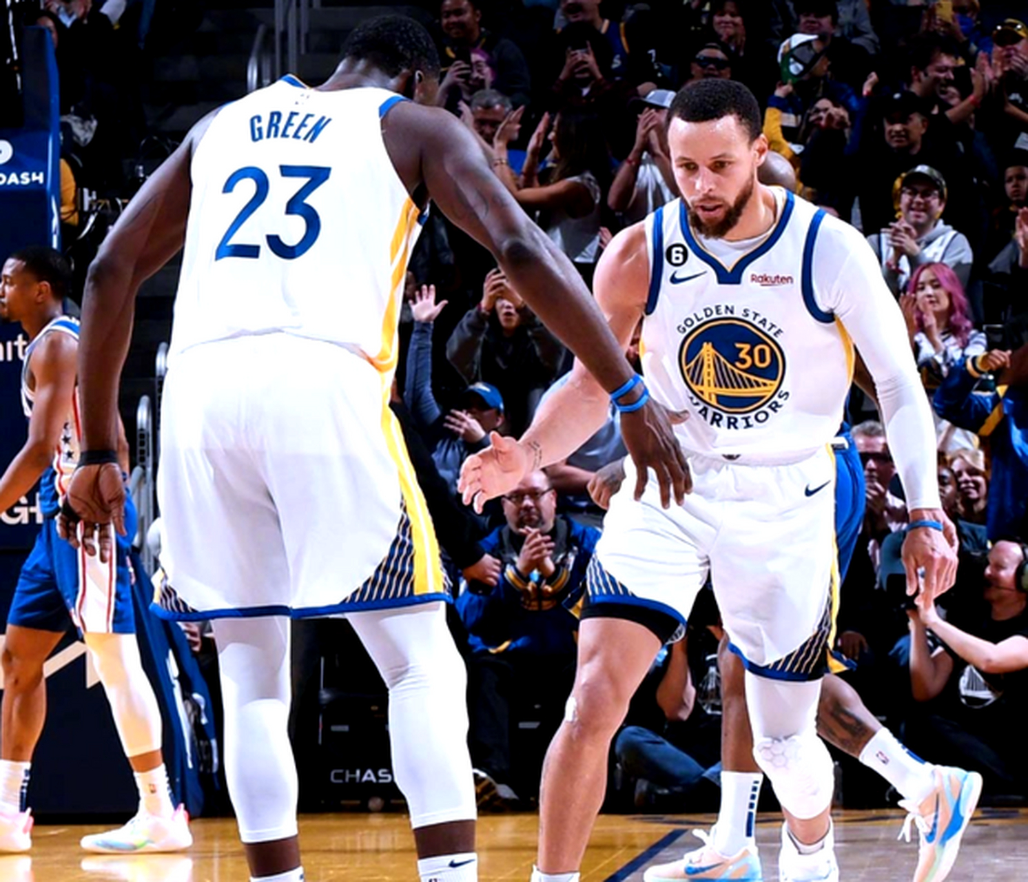 勇士陷入低谷，格林连败，状态爆棚球队命运悬念！